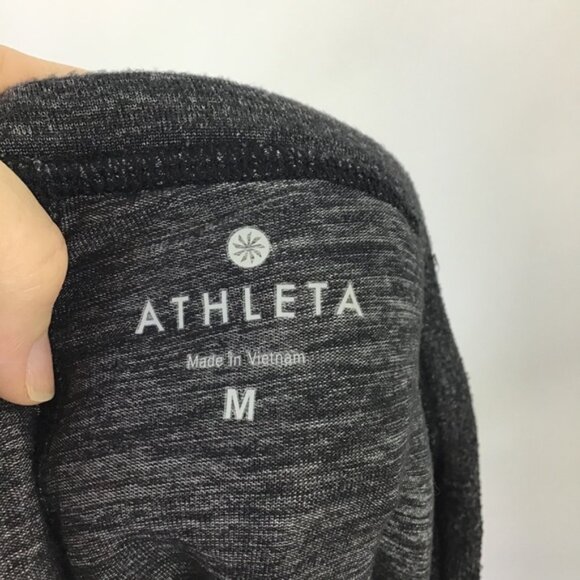 Athleta Go Getter 2 in 1 Knicker Capri Shorts I Size Medium - Picture 7 of 7